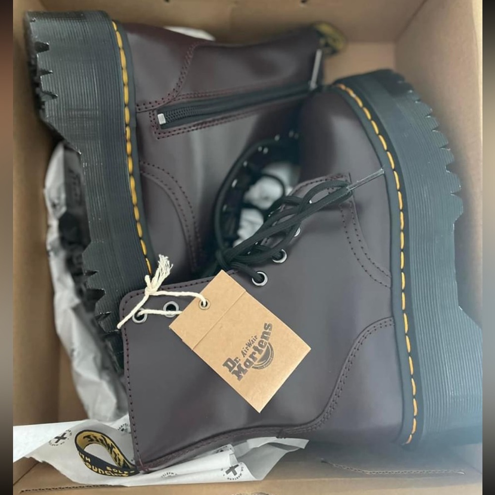NWT Dr. Martens Jadon Sz 37